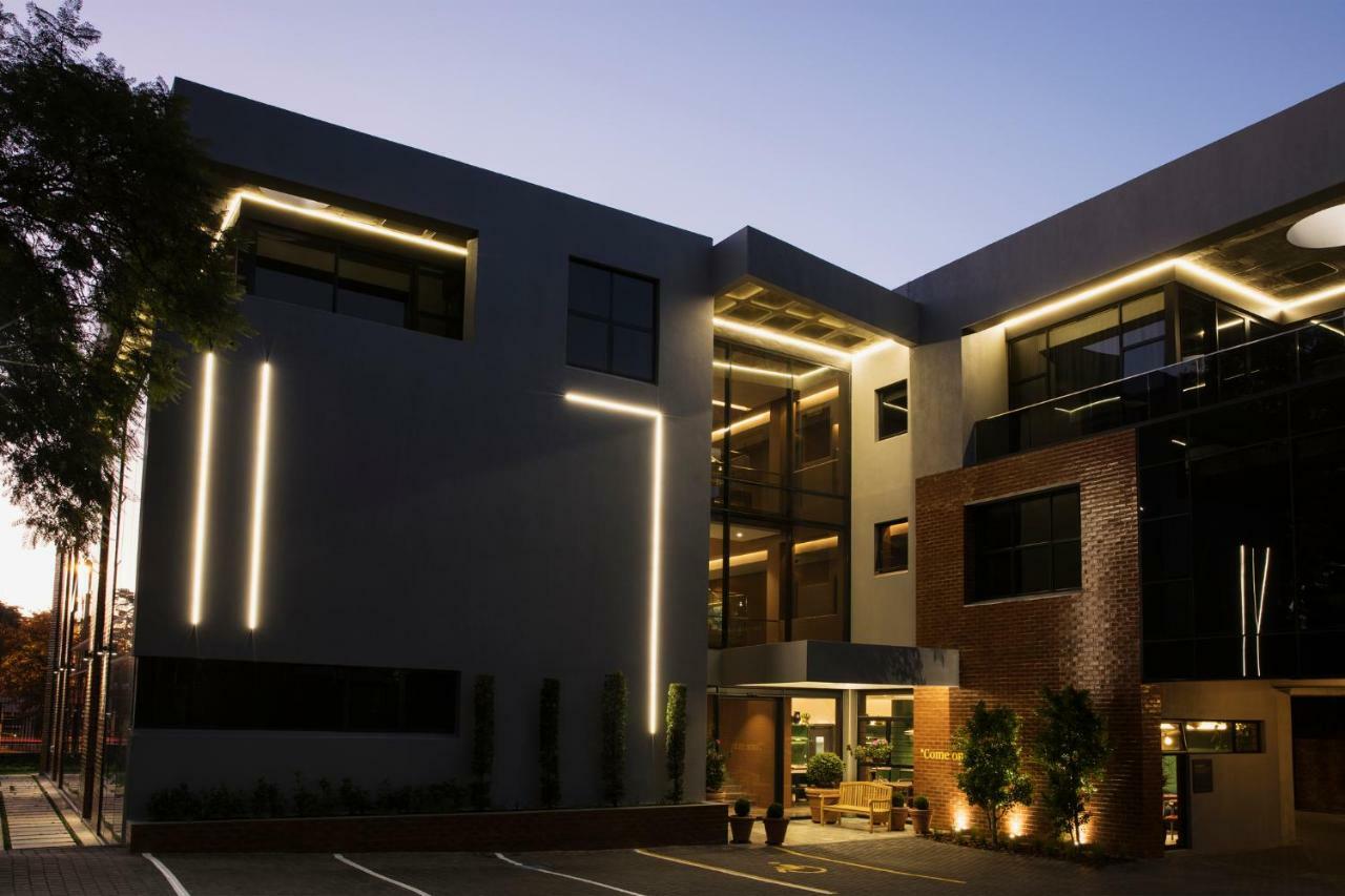 Home Suite Hotels Rosebank Johannesburg Ngoại thất bức ảnh